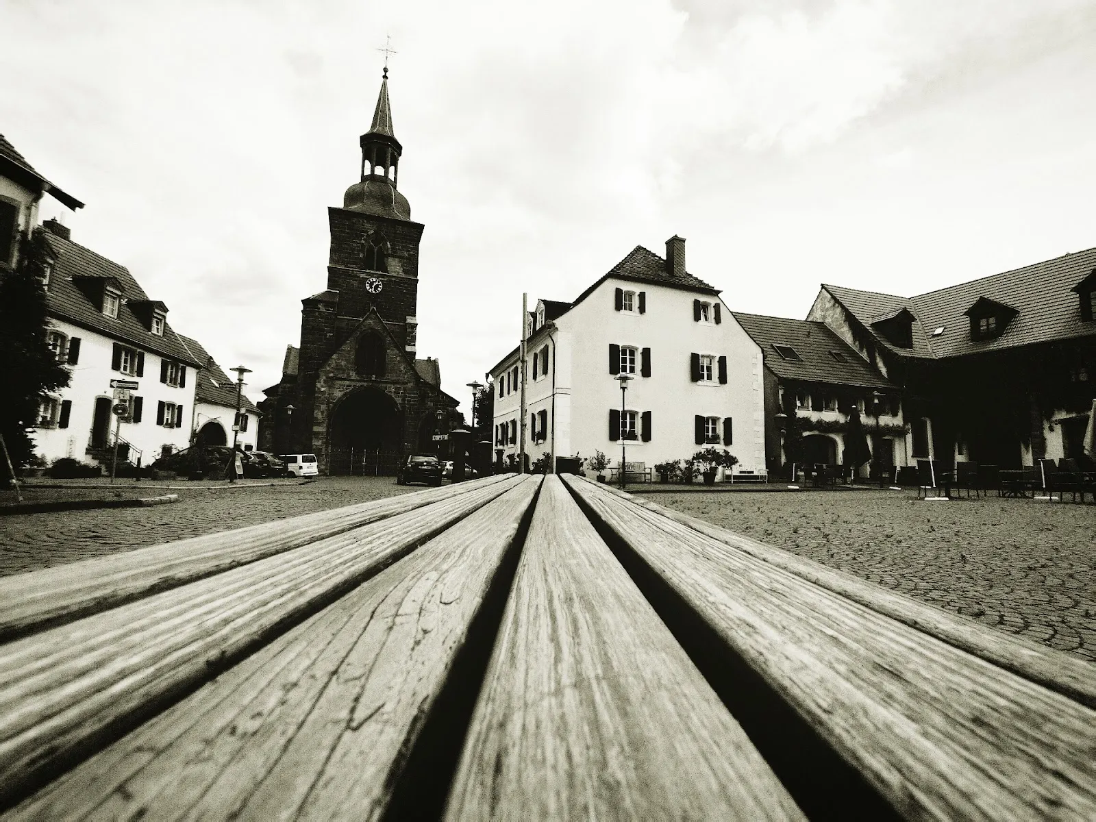 Внешний вид Штифтскирхе Св. Арнуаль с колокольней