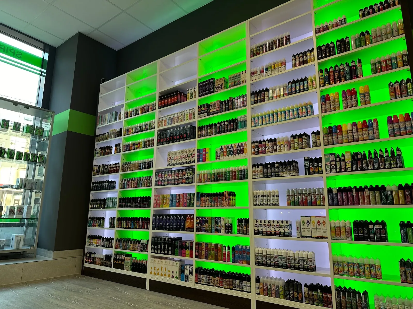 Интерьер кафе-магазина Steam-Time в Бранденбурге