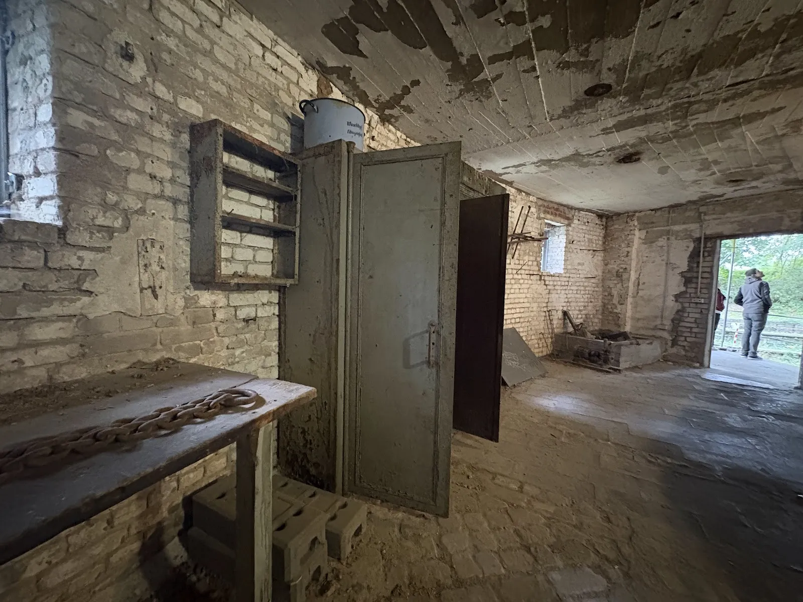 Бетонное сооружение Швербеластунгскёрпер в Берлине