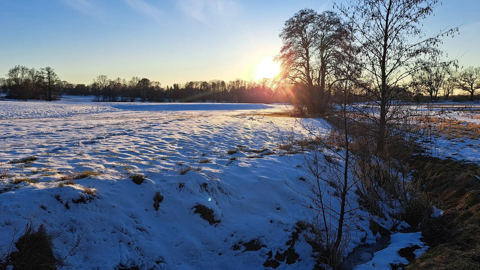 Вид со смотровой площадки на озеро Кёпхензее в Берлине