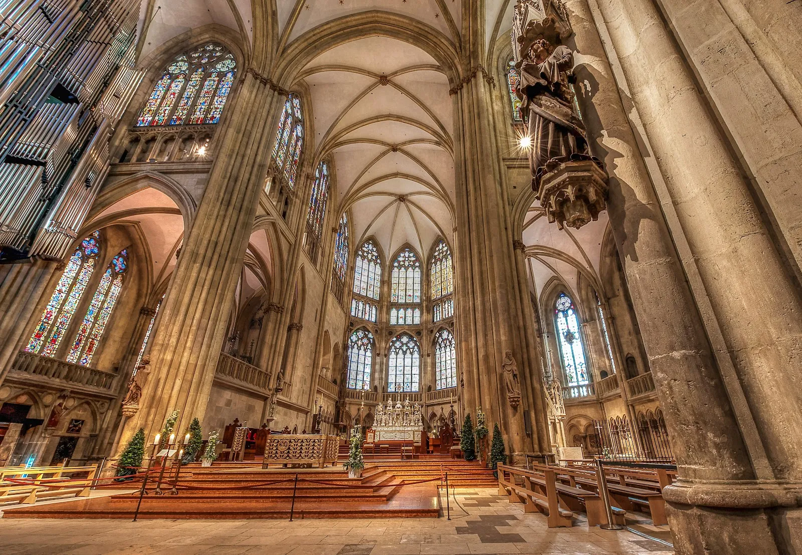 Вид на Собор Святого Петра в Регенсбурге