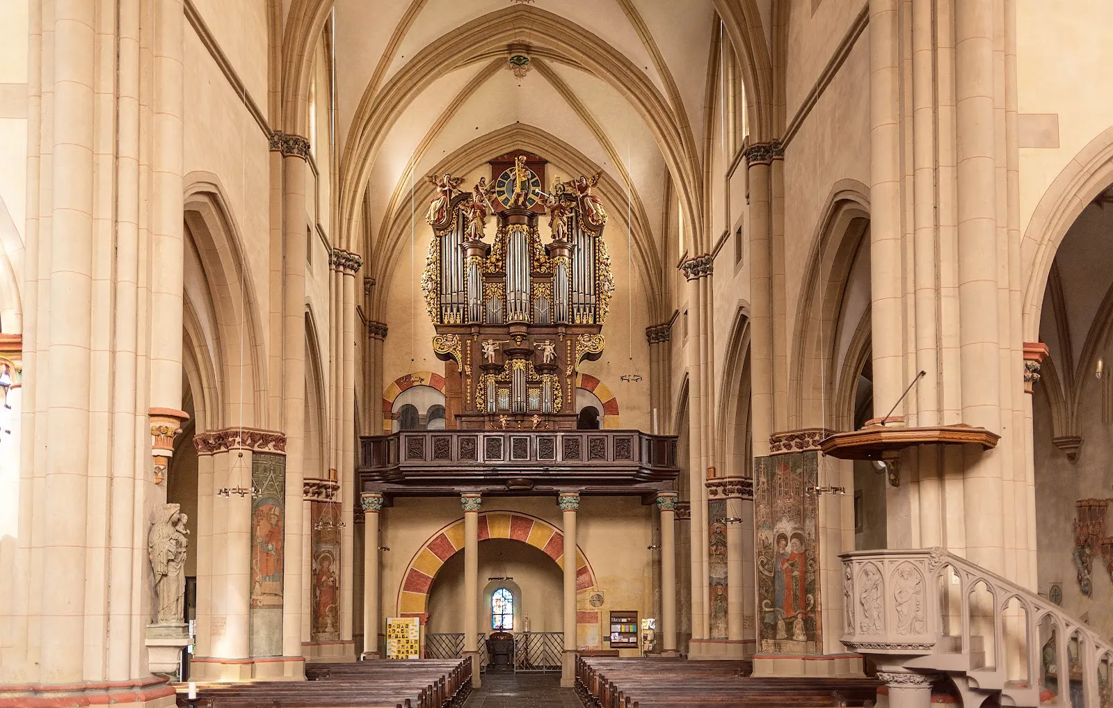 Собор Святых Иоанна Крестителя и Евангелиста в Мюнстермайфельде