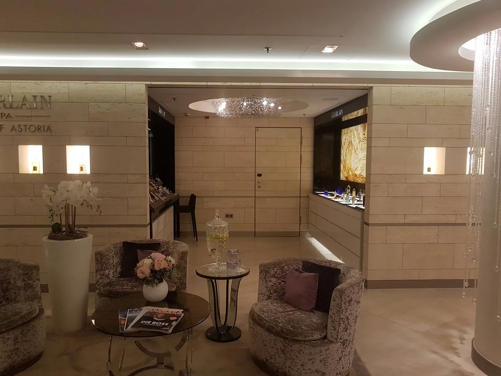 Интерьер СПА Waldorf Astoria в Берлине