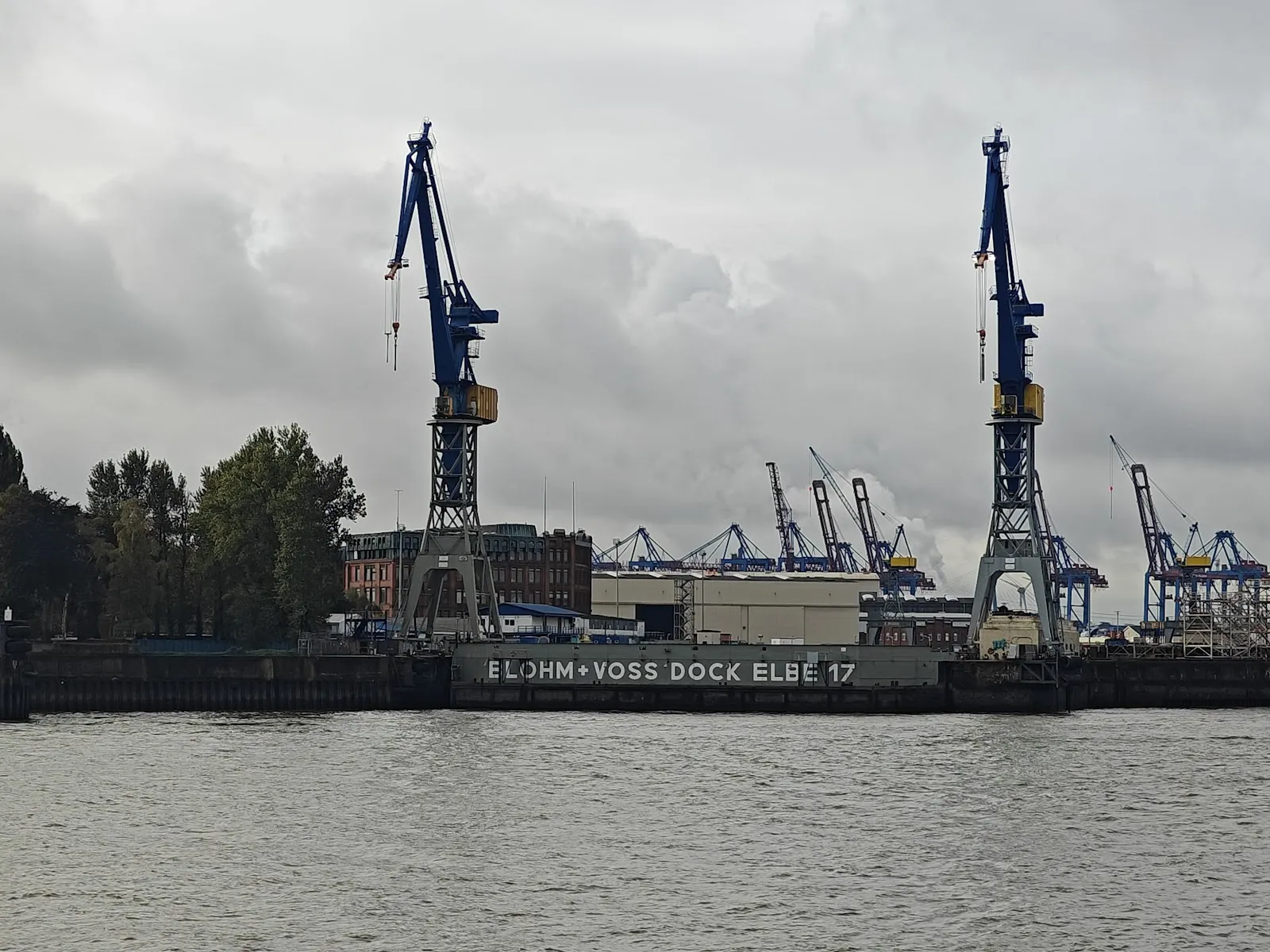 Вид на вход в Старый Эльбский тоннель в Гамбурге