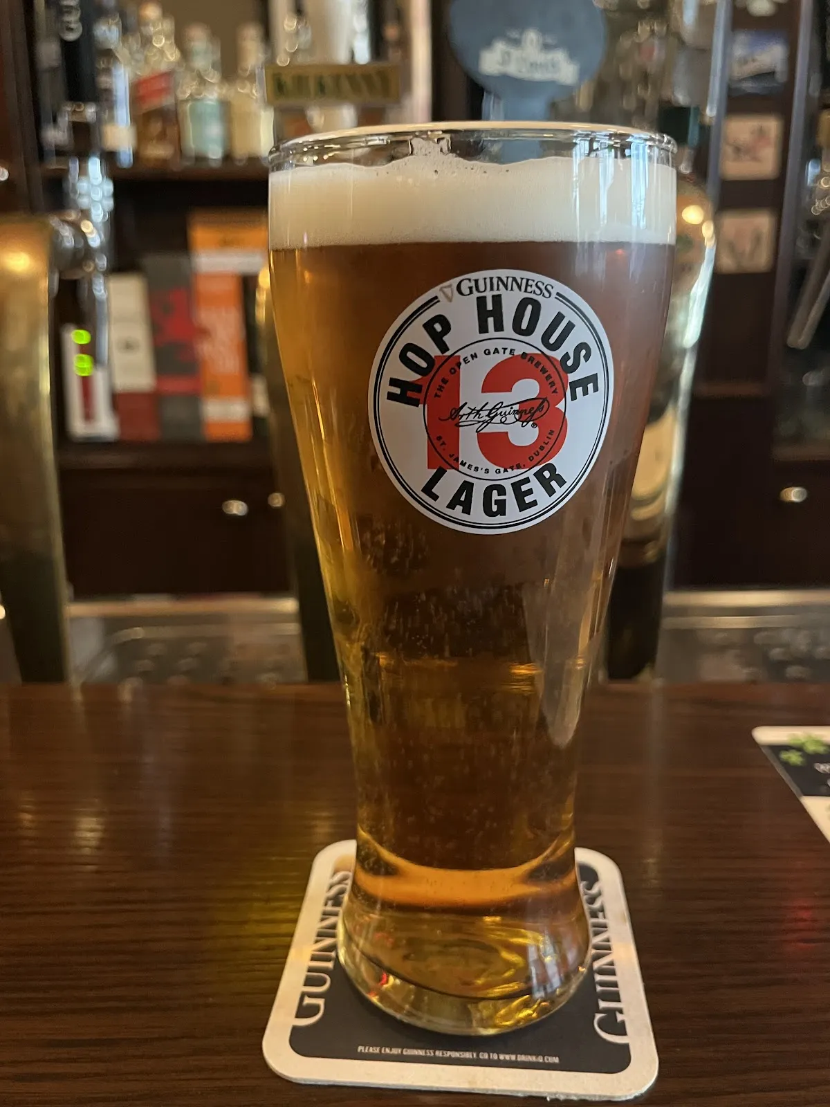 Внешний вид паба Altstadt Pub в историческом здании