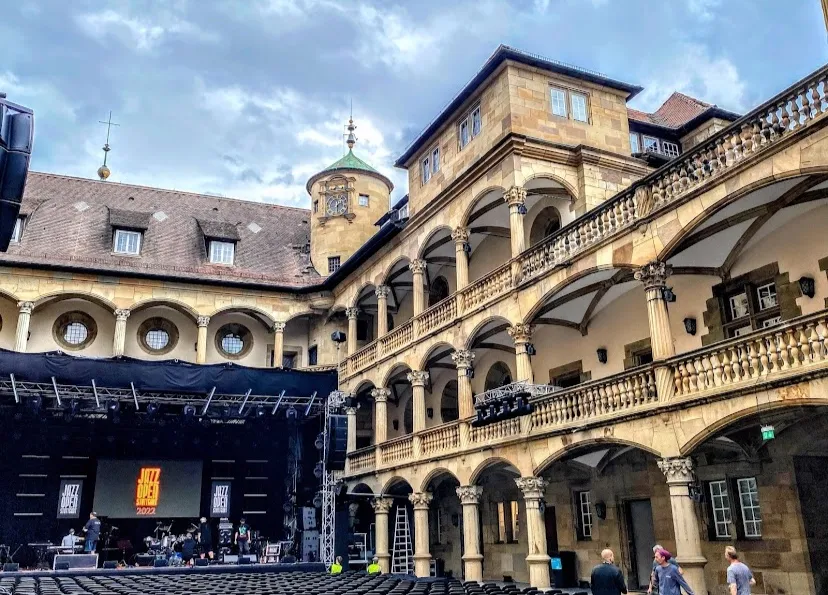 Вид на Старый замок Штутгарта с площади