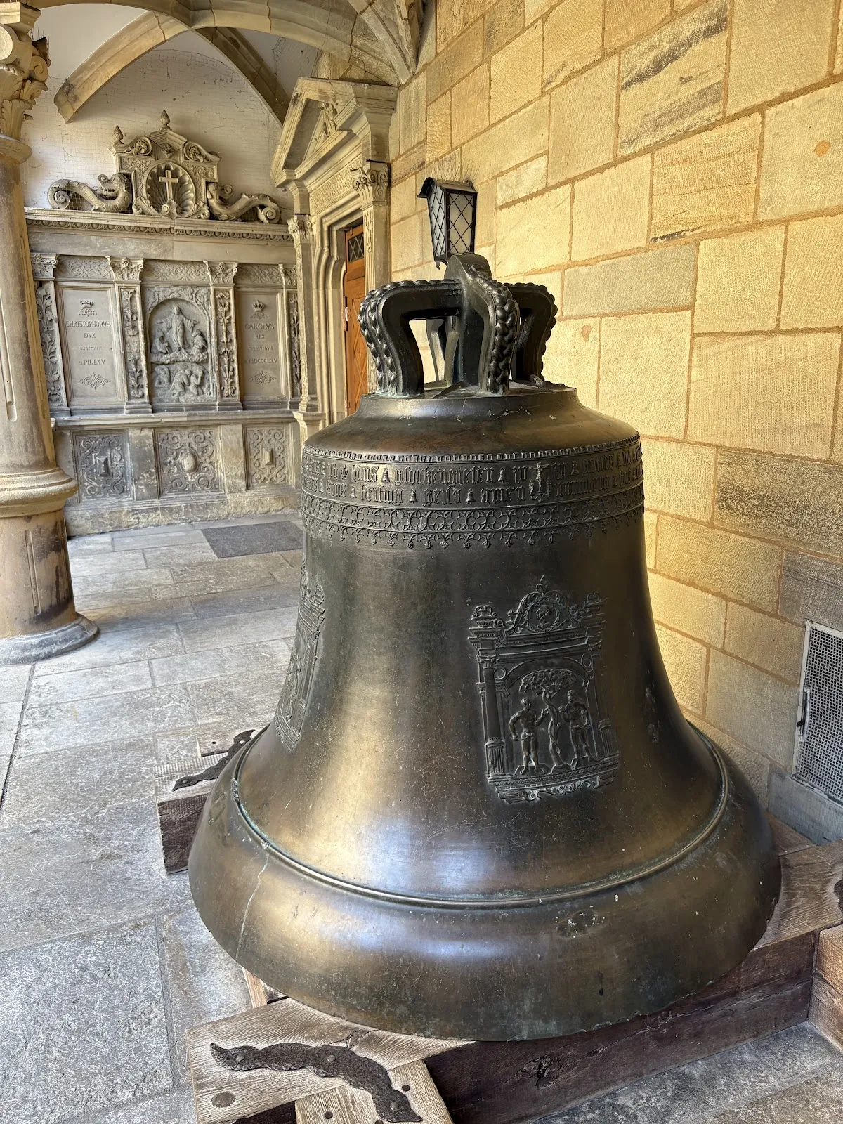 Вид на Старый замок Штутгарта с площади