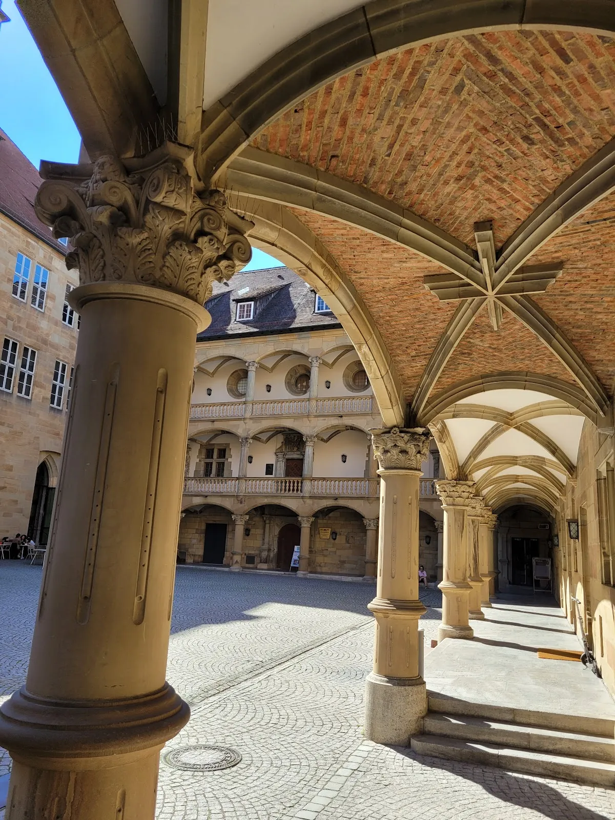 Вид на Старый замок Штутгарта с площади