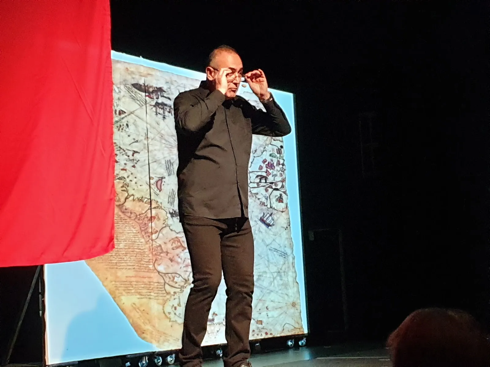 Здание театра 