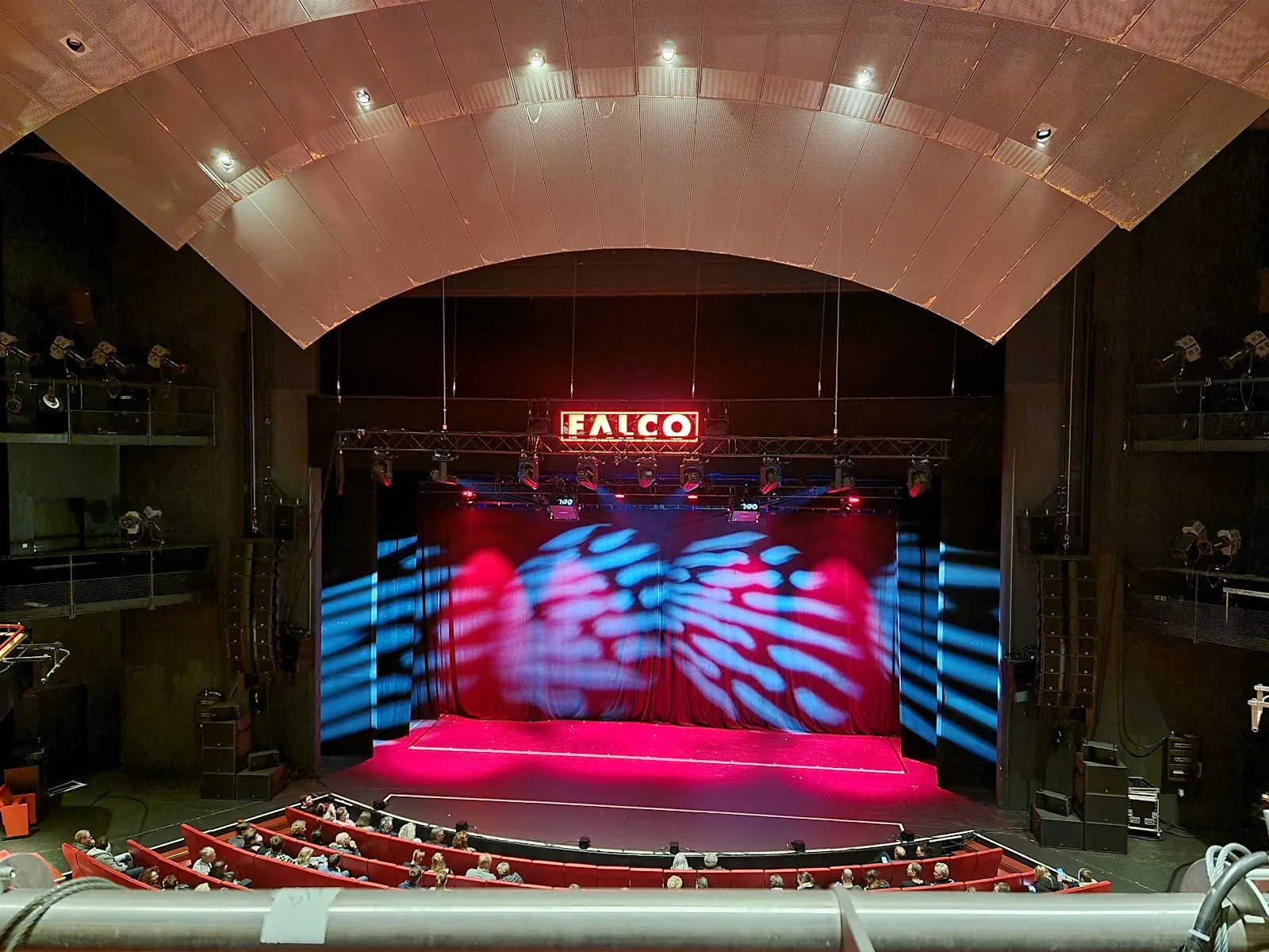 Фасад Театра Метрополь в Бремене