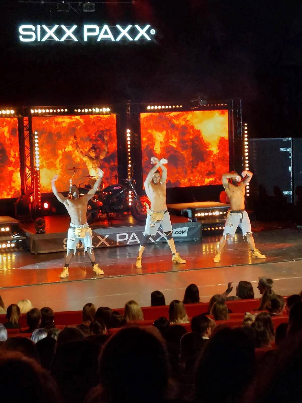 Фасад Театра Метрополь в Бремене