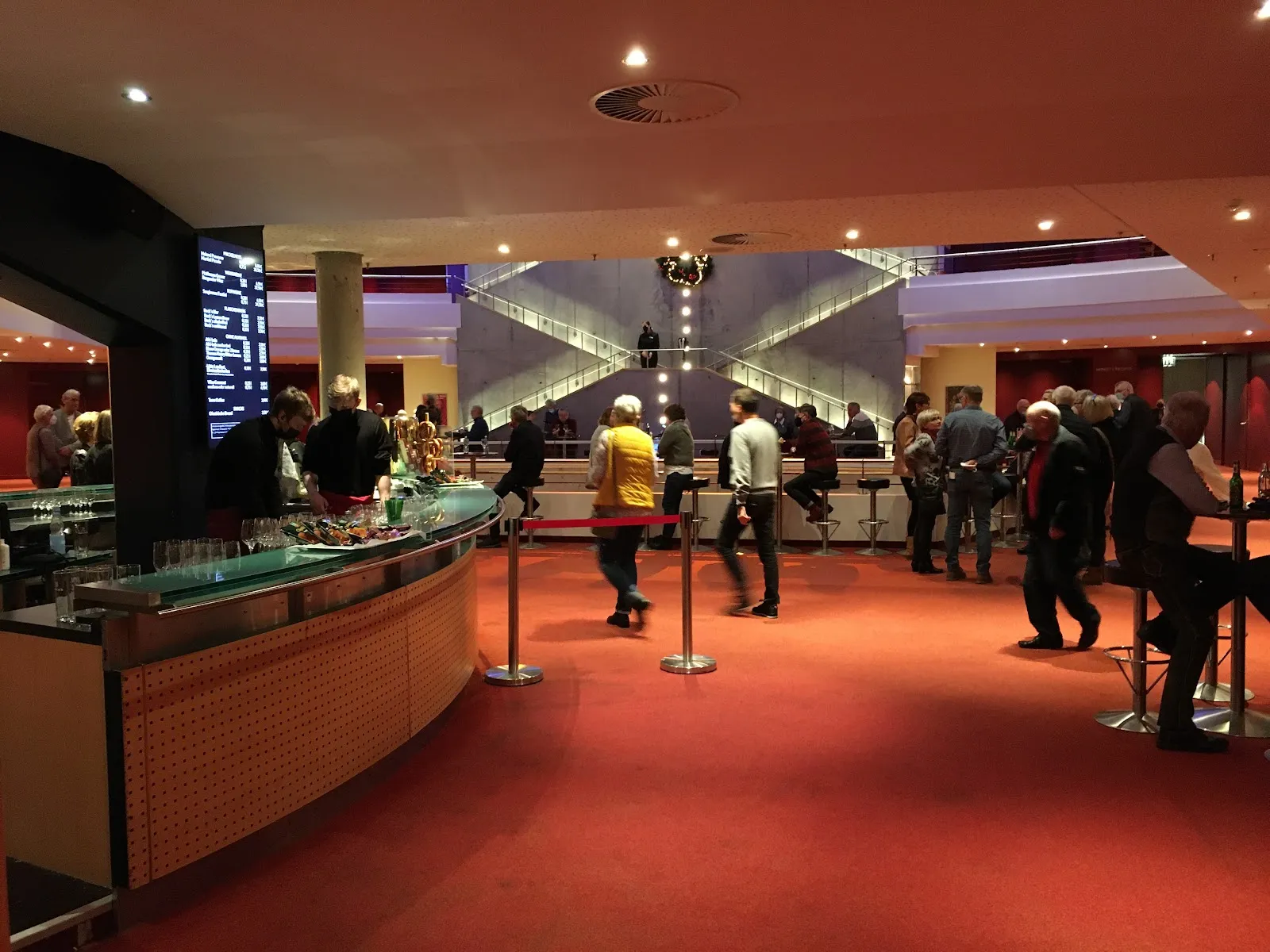 Фасад Театра Метрополь в Бремене