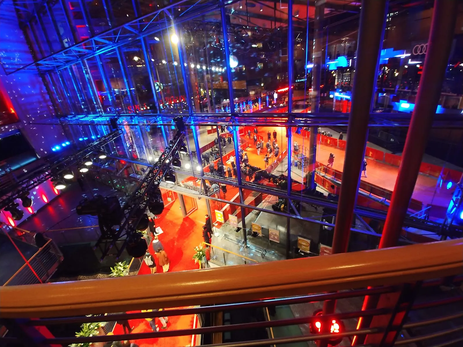 Здание Театра на Потсдамской площади в Берлине