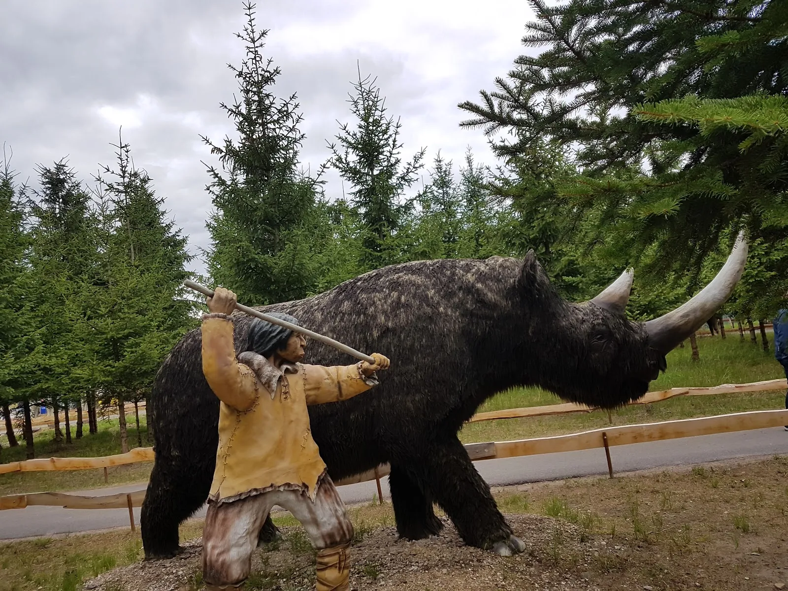 Тир, парк развлечений и парк дикой природы Гермендорф