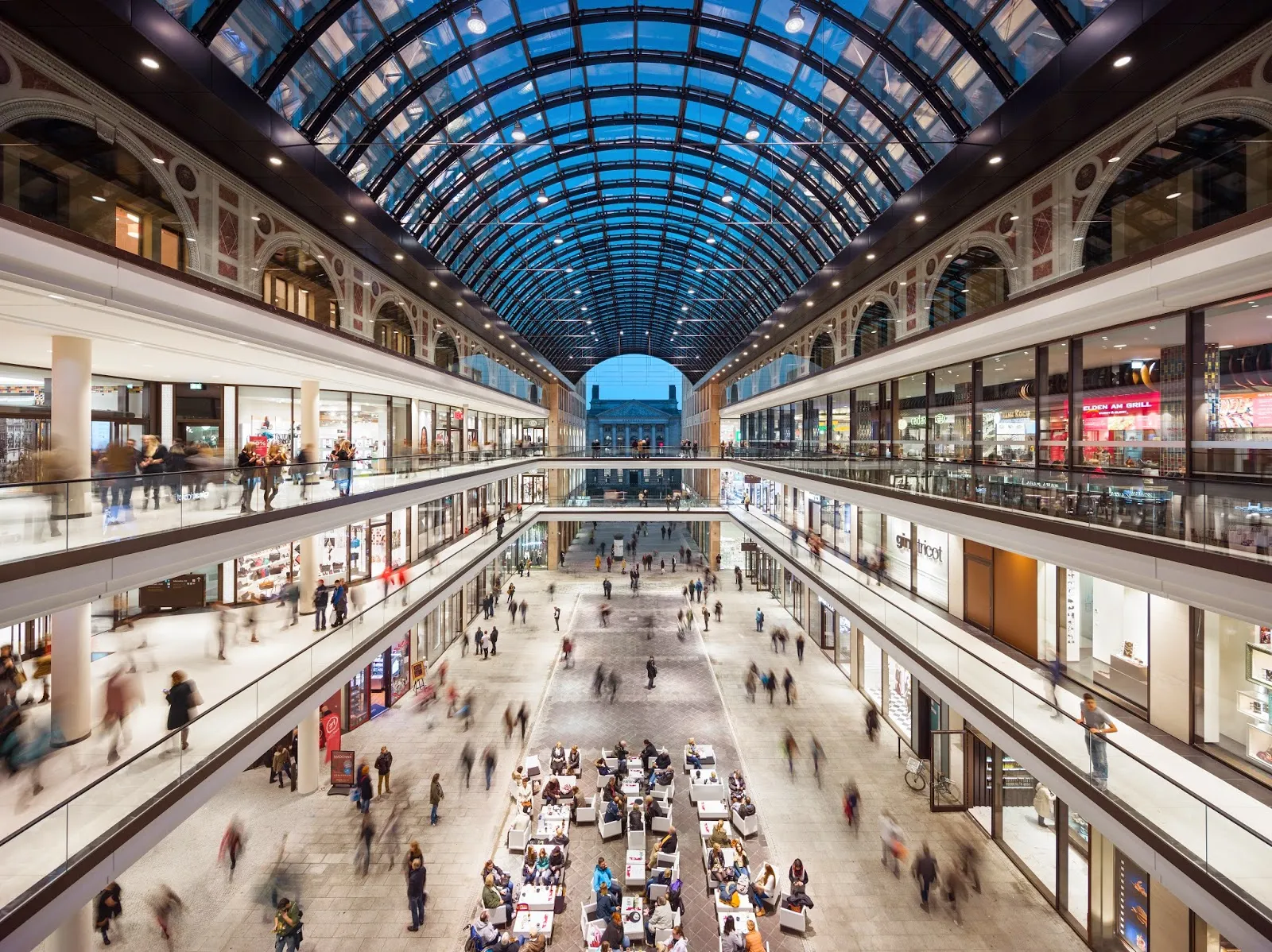 Фасад торгового центра Mall of Berlin