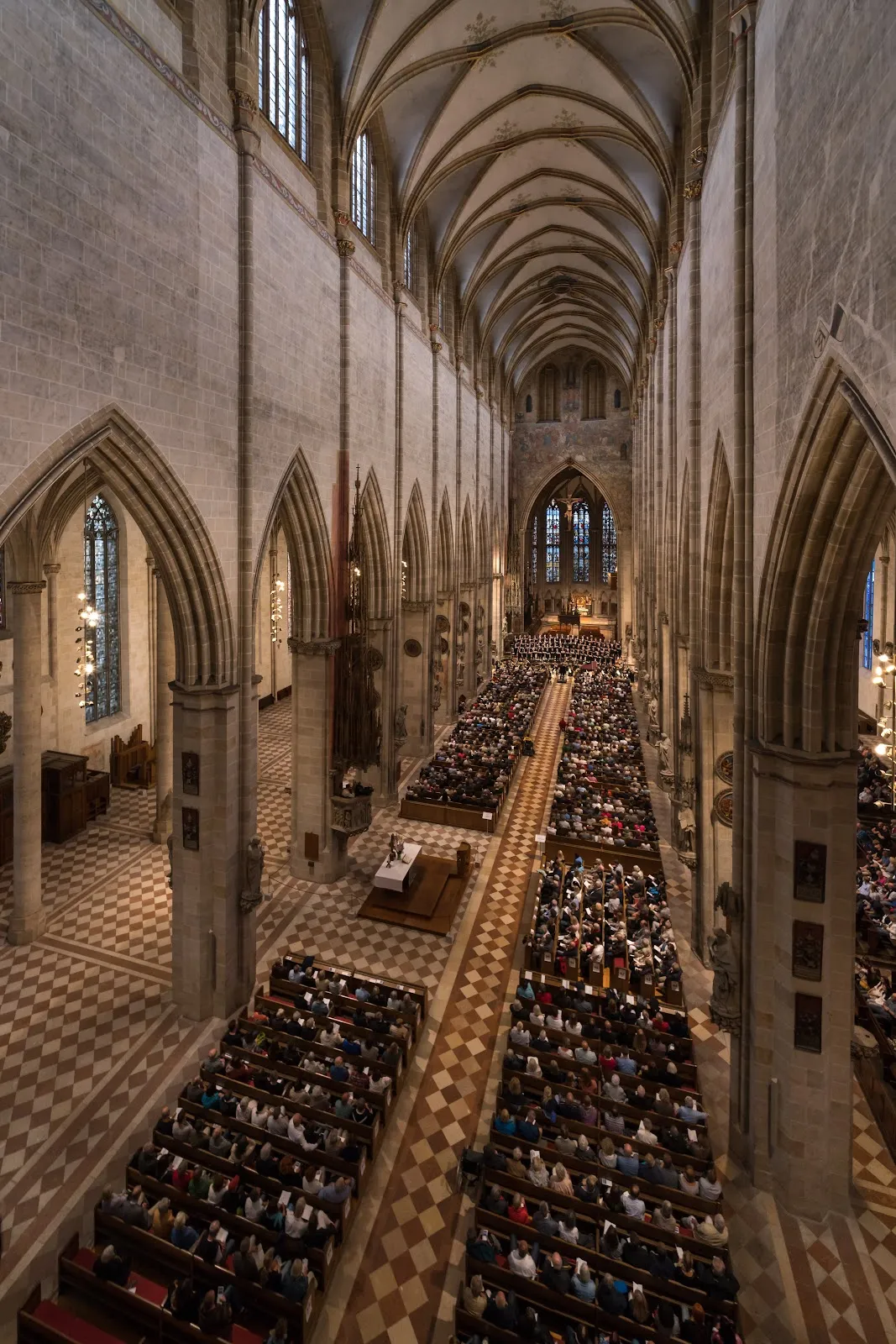 Вид на Ульмский собор с его высокой колокольней