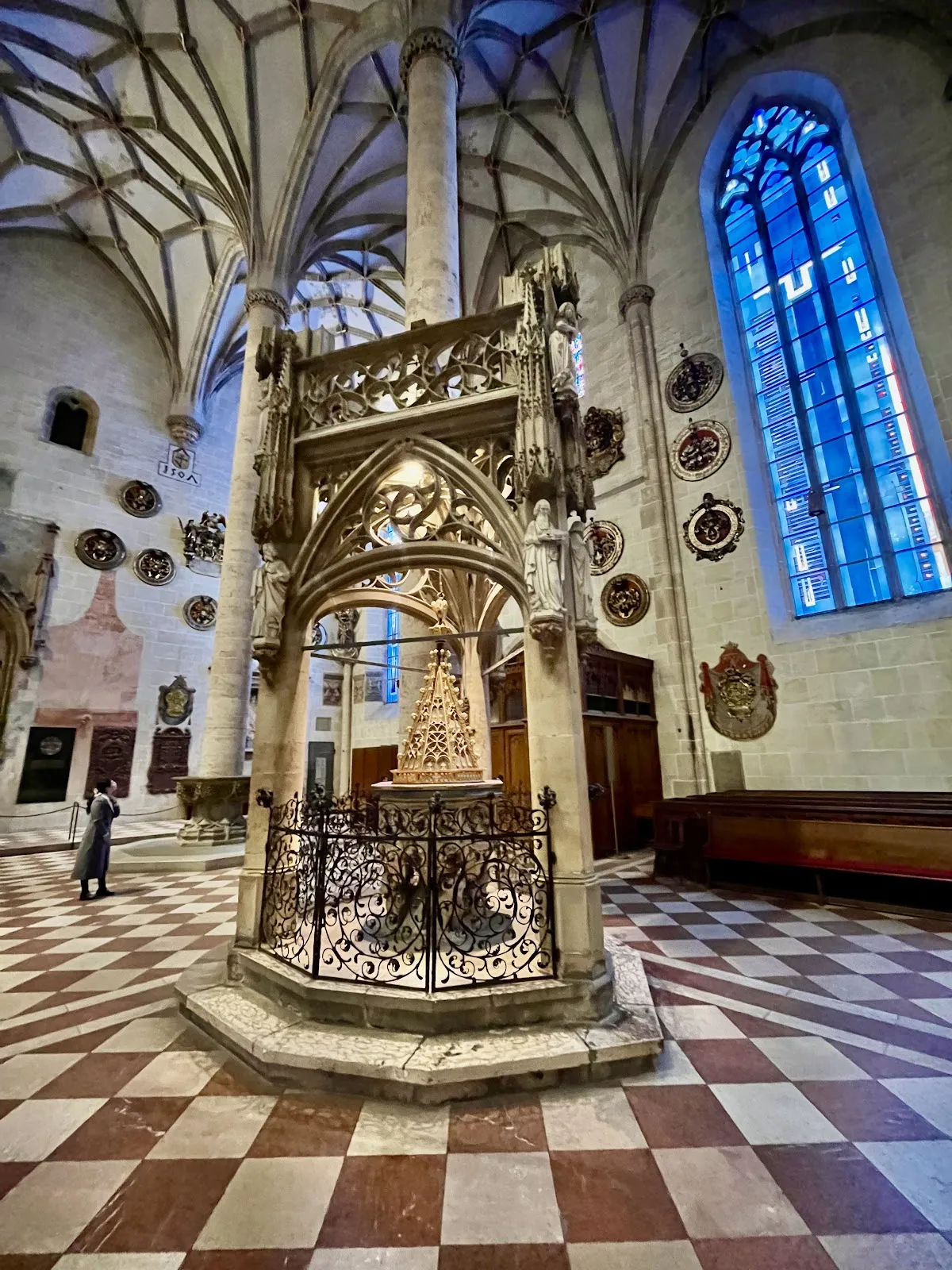 Вид на Ульмский собор с его высокой колокольней