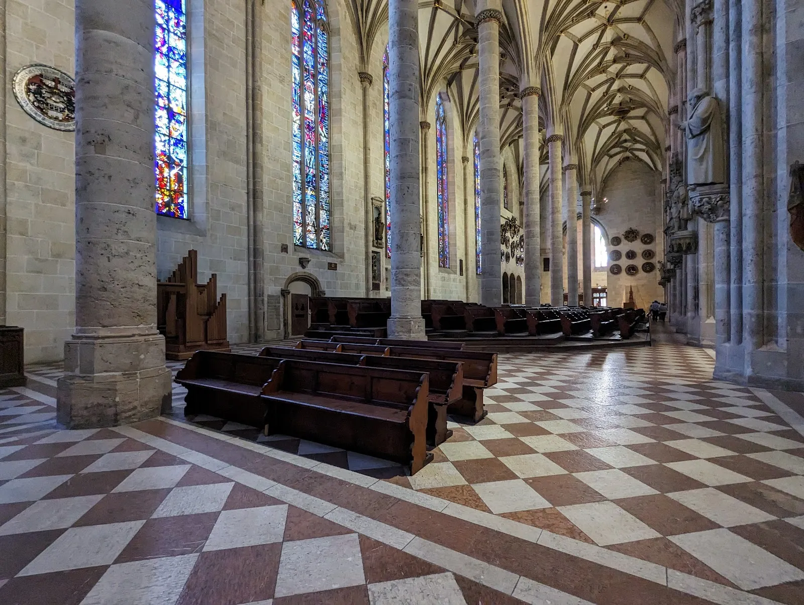 Вид на Ульмский собор с его высокой колокольней