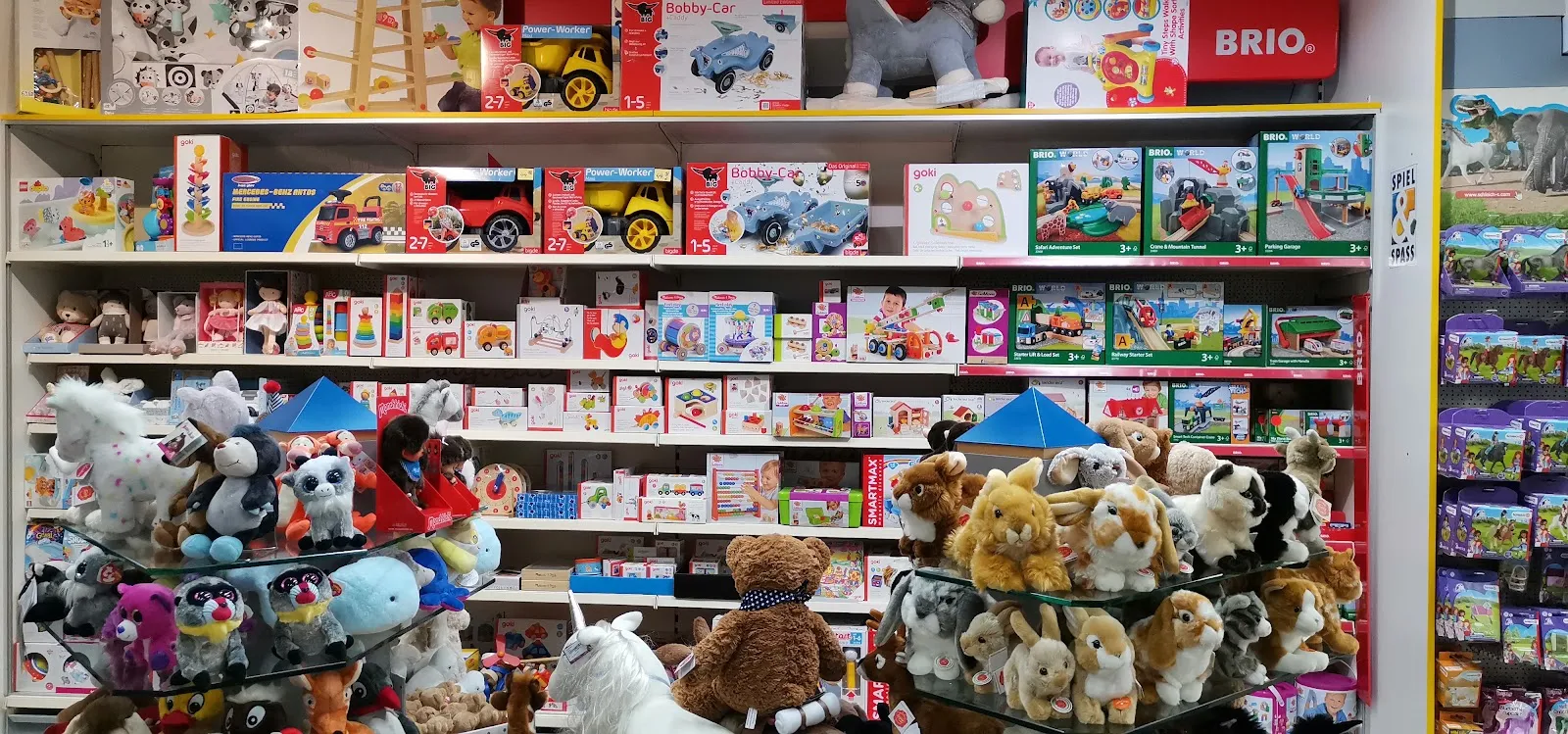 Витрина магазина Wedekind Angel в Бранденбурге-на-Хафеле.