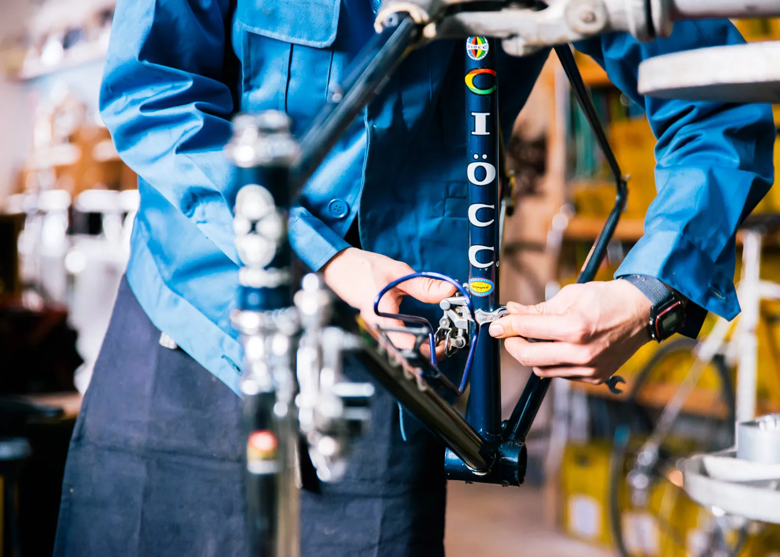 Витрина магазина Cicli Berlinetta с велосипедами