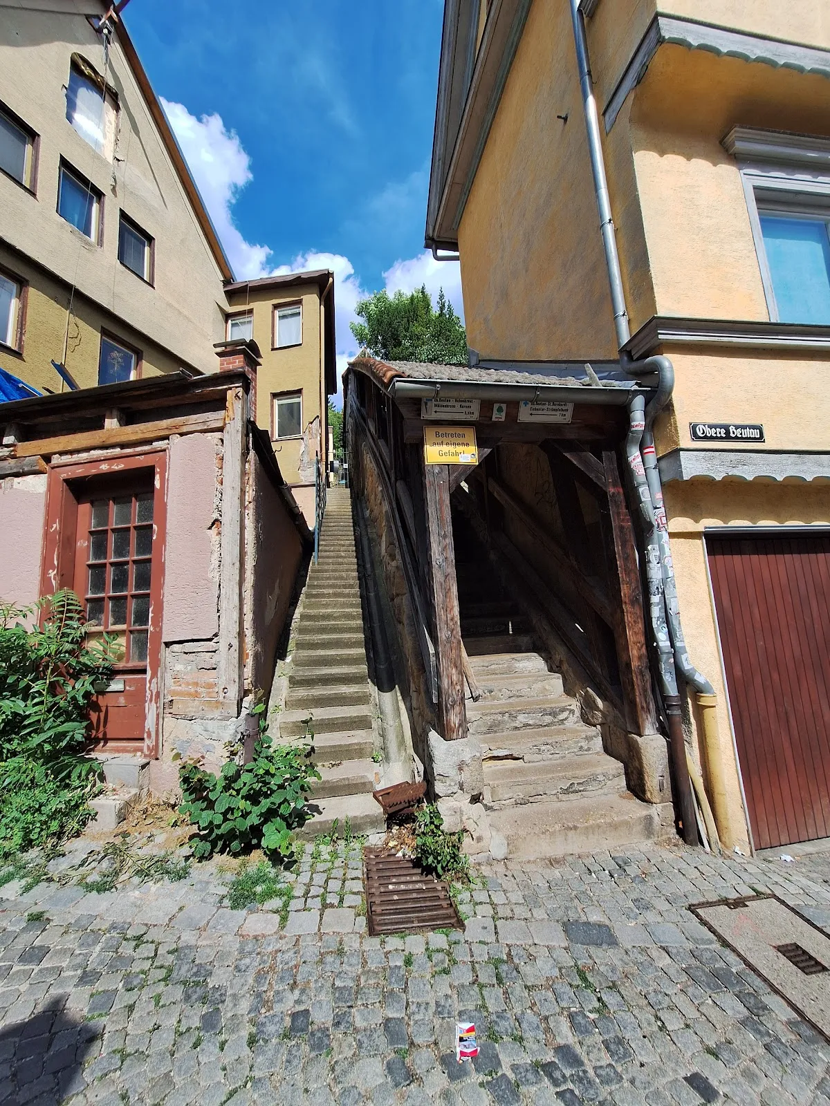 Вход в крепостную стену в Эсслингене, старинная каменная арка