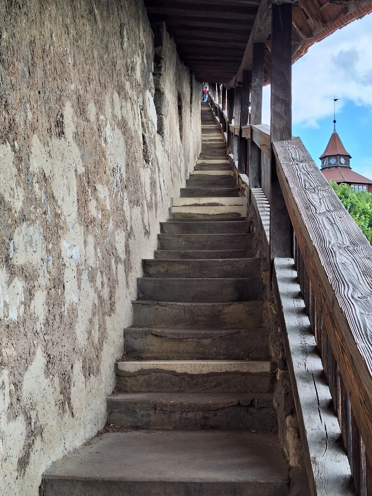 Вход в крепостную стену в Эсслингене, старинная каменная арка