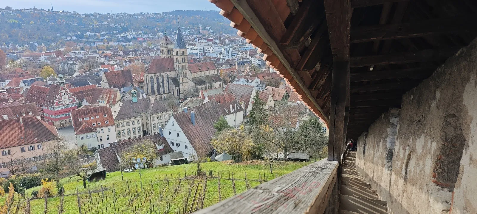 Вход в крепостную стену в Эсслингене, старинная каменная арка