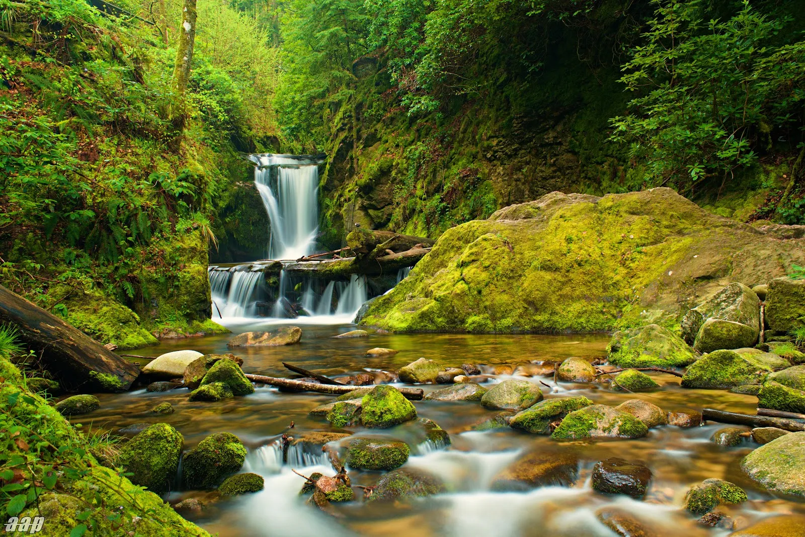 Вид на Водопад Герольдсау в Баден-Бадене
