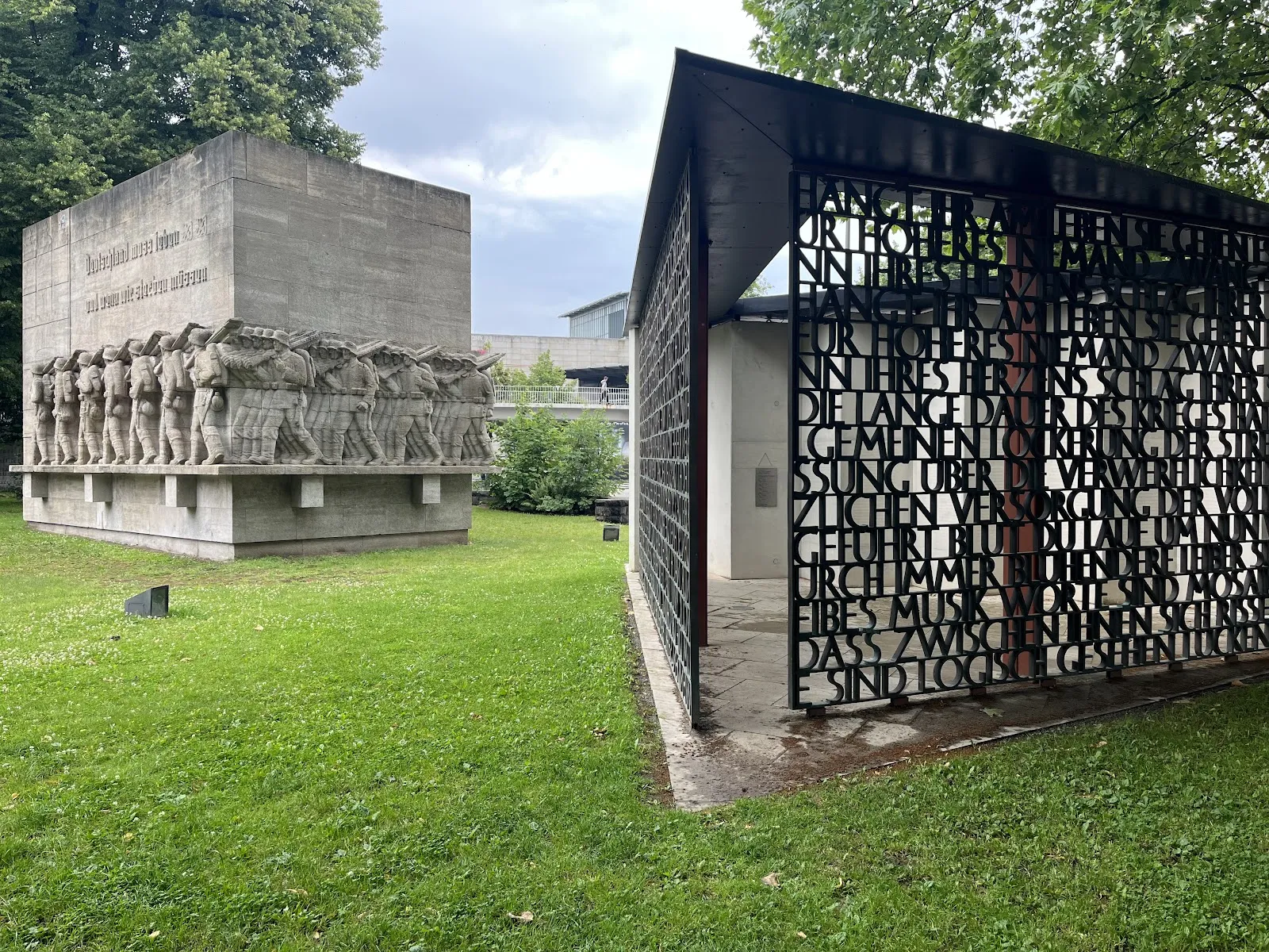 Военный мемориал на Дамтордамм в Гамбурге, Германия.