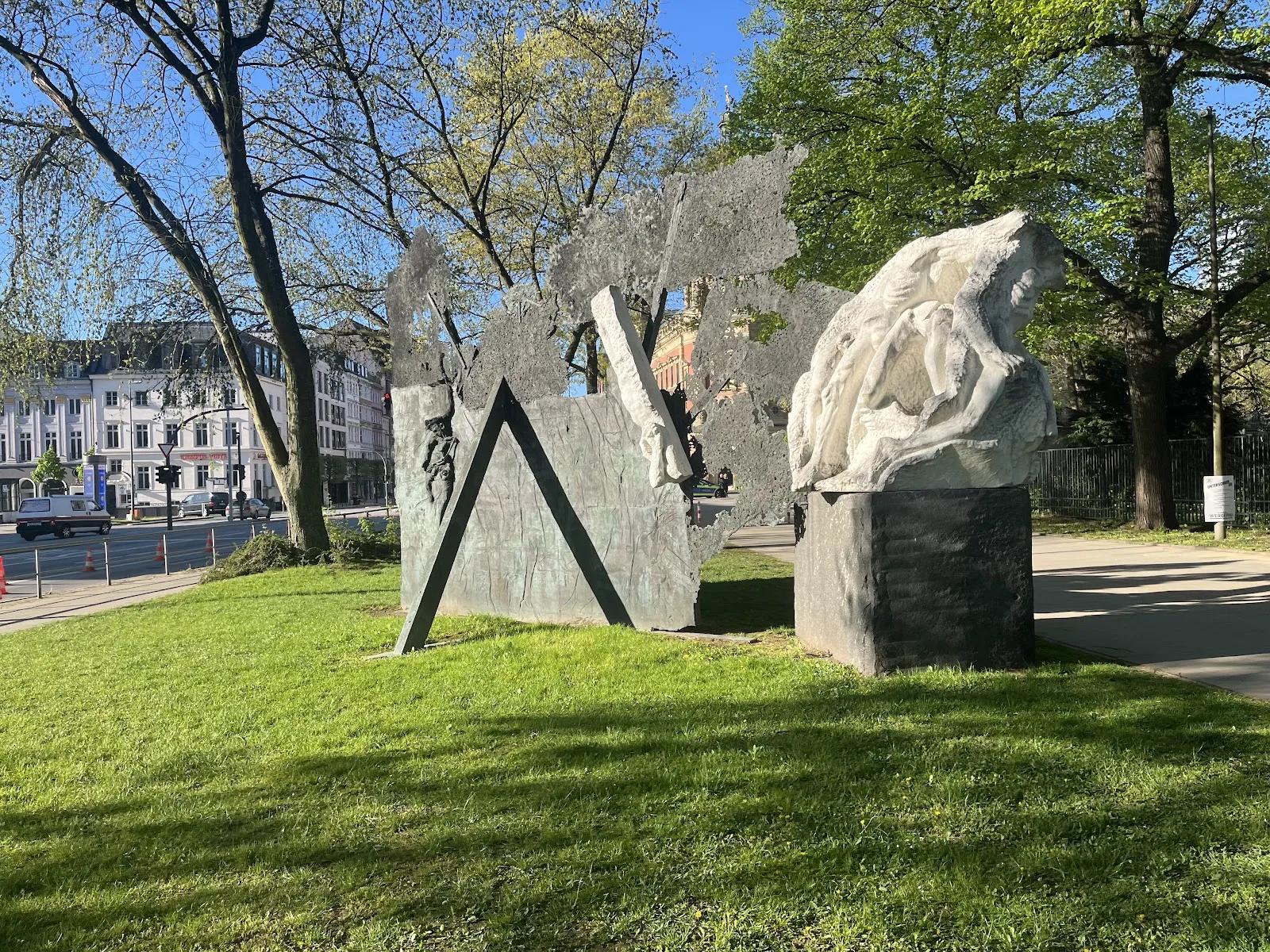 Военный мемориал на Дамтордамм в Гамбурге, Германия.