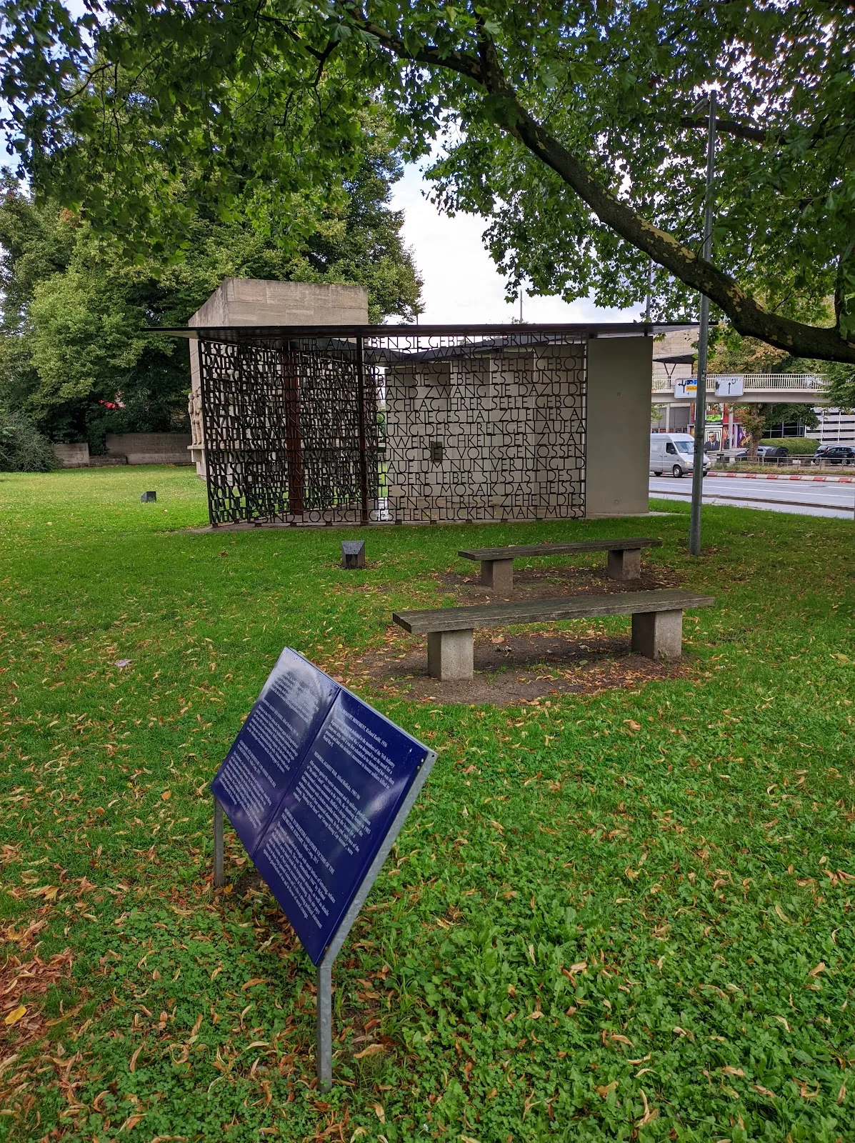 Военный мемориал на Дамтордамм в Гамбурге, Германия.