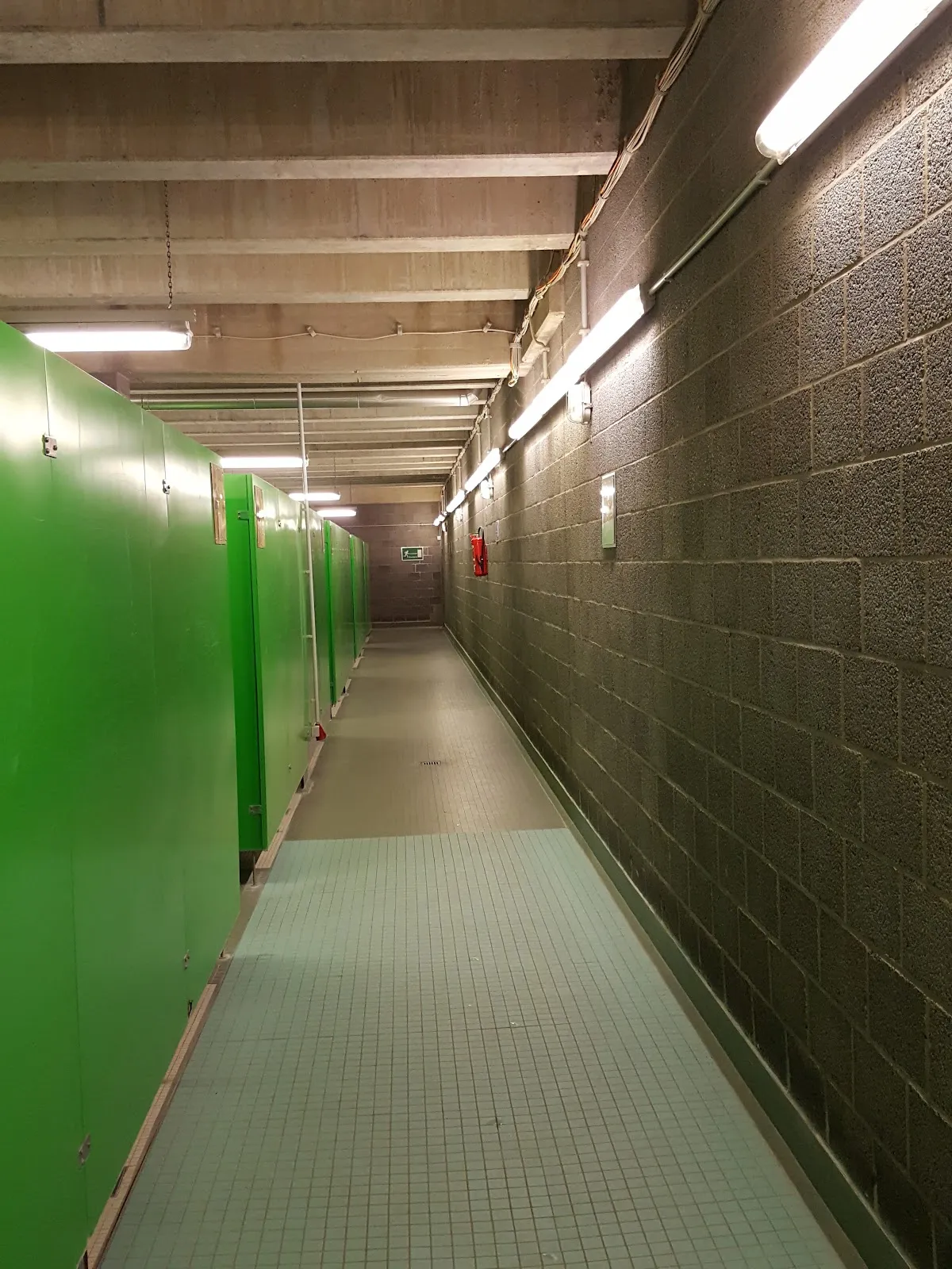 Интерьер и экстерьер Юнибад Бремен.