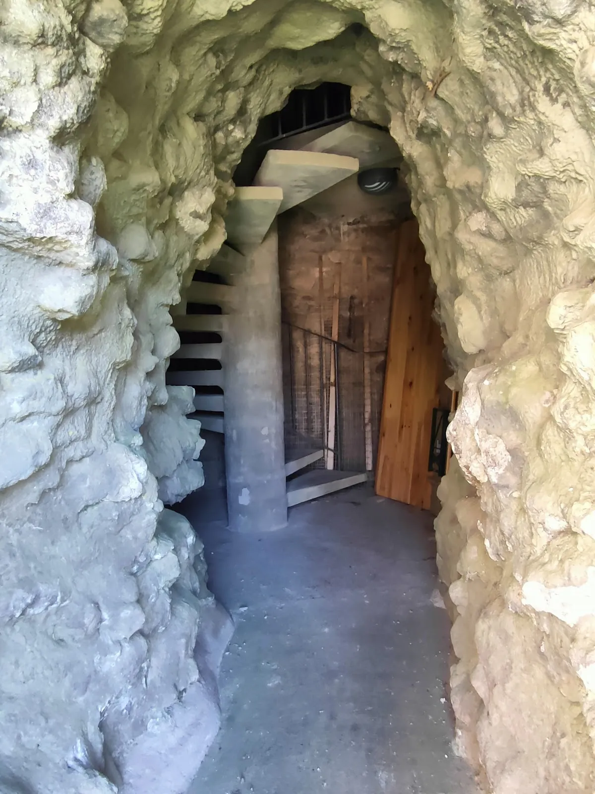 Вид на Замок Фрауэнбург с окружающей местностью