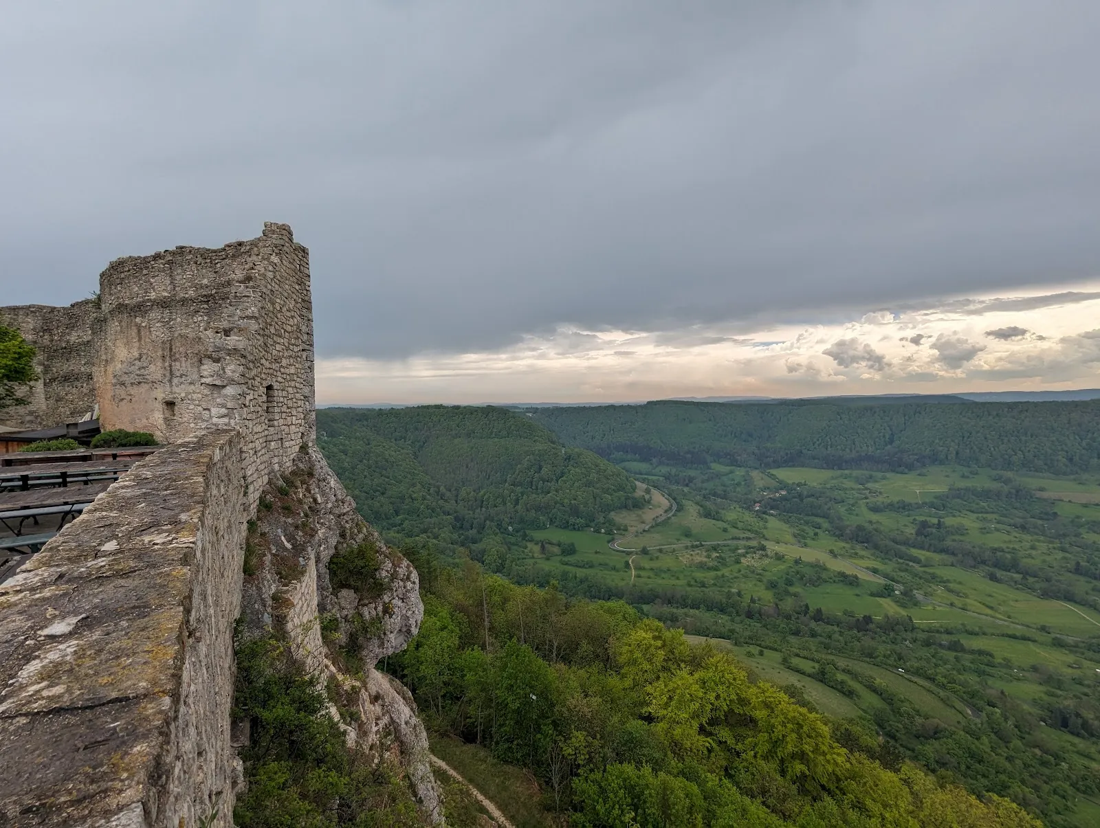 Замок Гогеннойффен, вид на замок