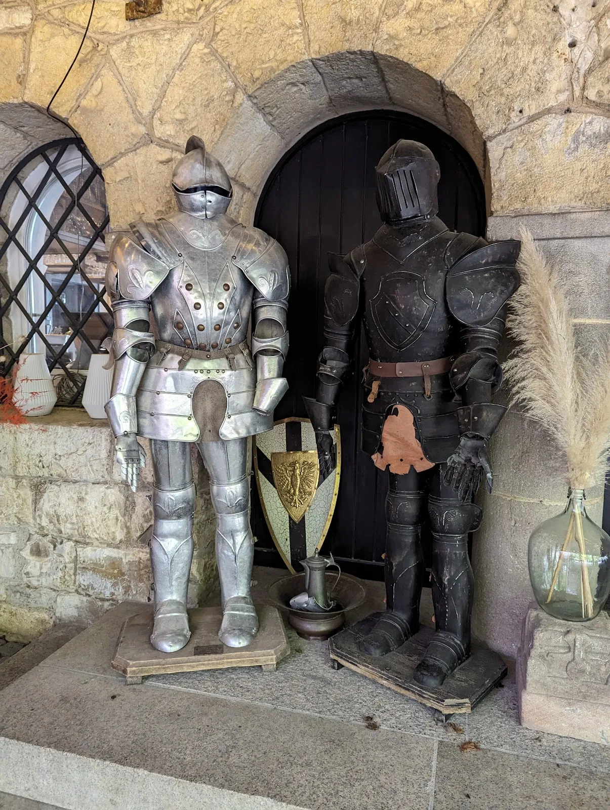 Замок Гогеннойффен, вид на замок