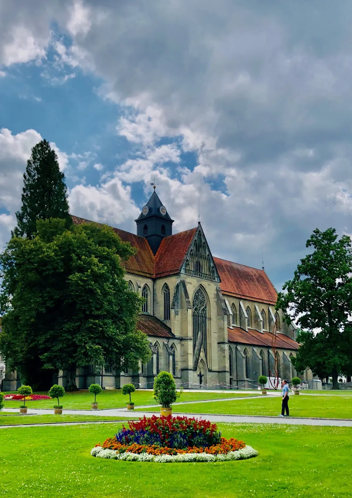 Вид на Замок и монастырь Салем