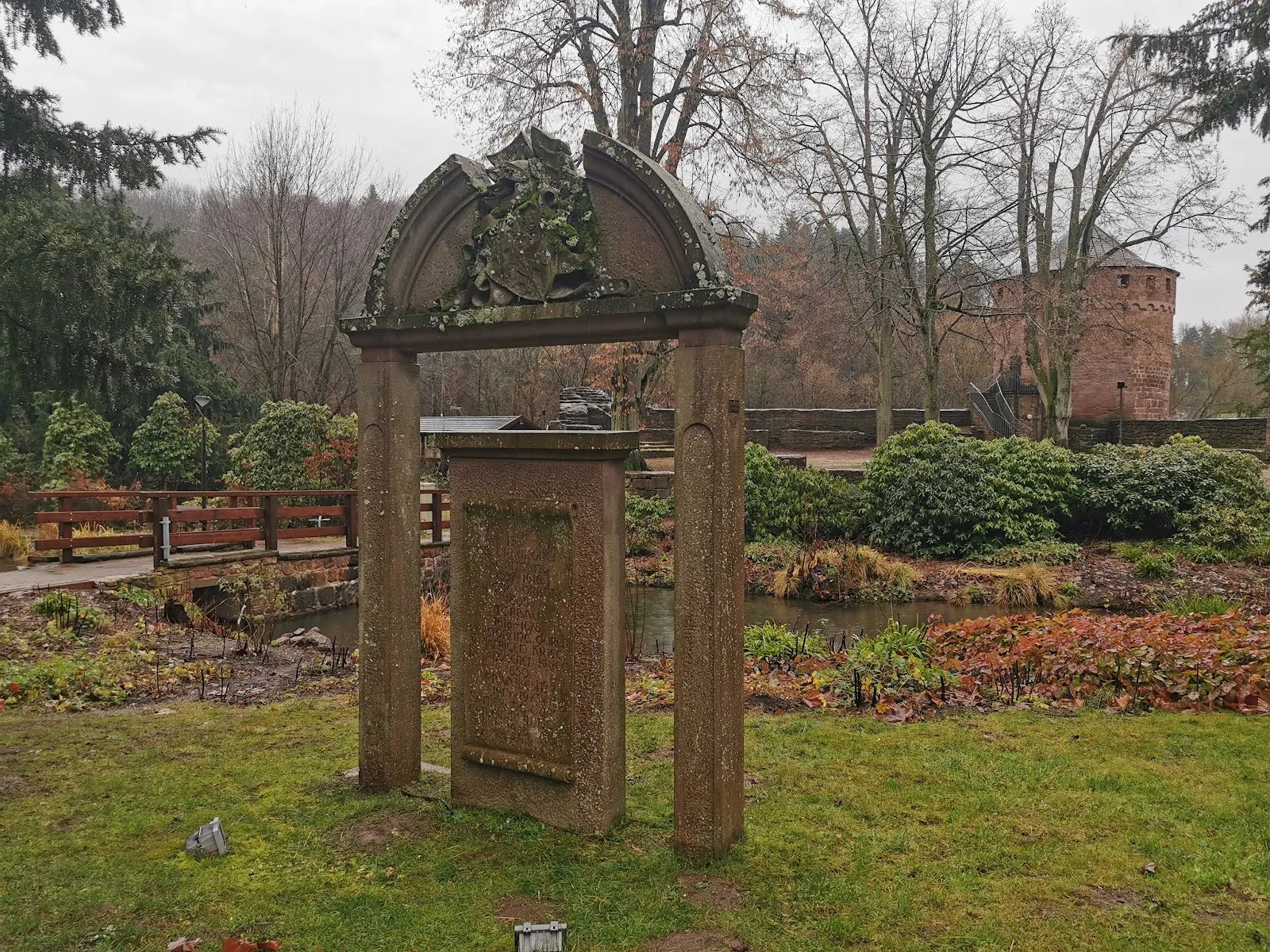 Вид на Замок Иллинген, Германия