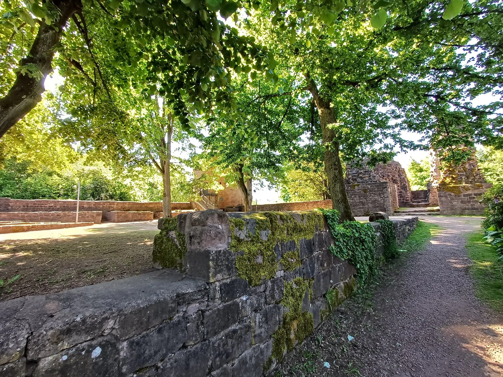 Вид на Замок Иллинген, Германия