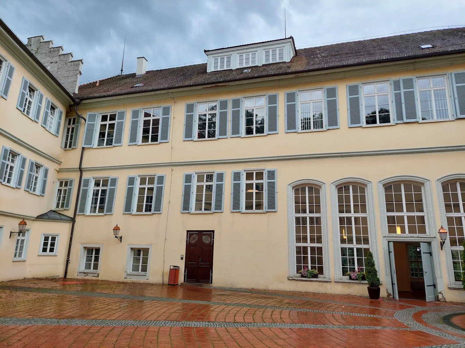 Вид на Замок Кирххайм с высоты птичьего полета