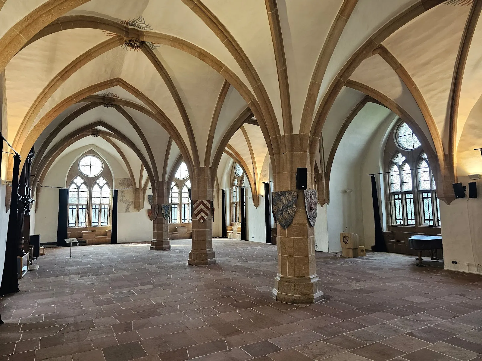 Вид на Замок Марбург, Германия