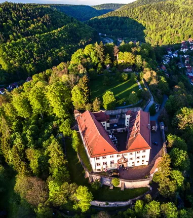 Замок Нойенбюрг