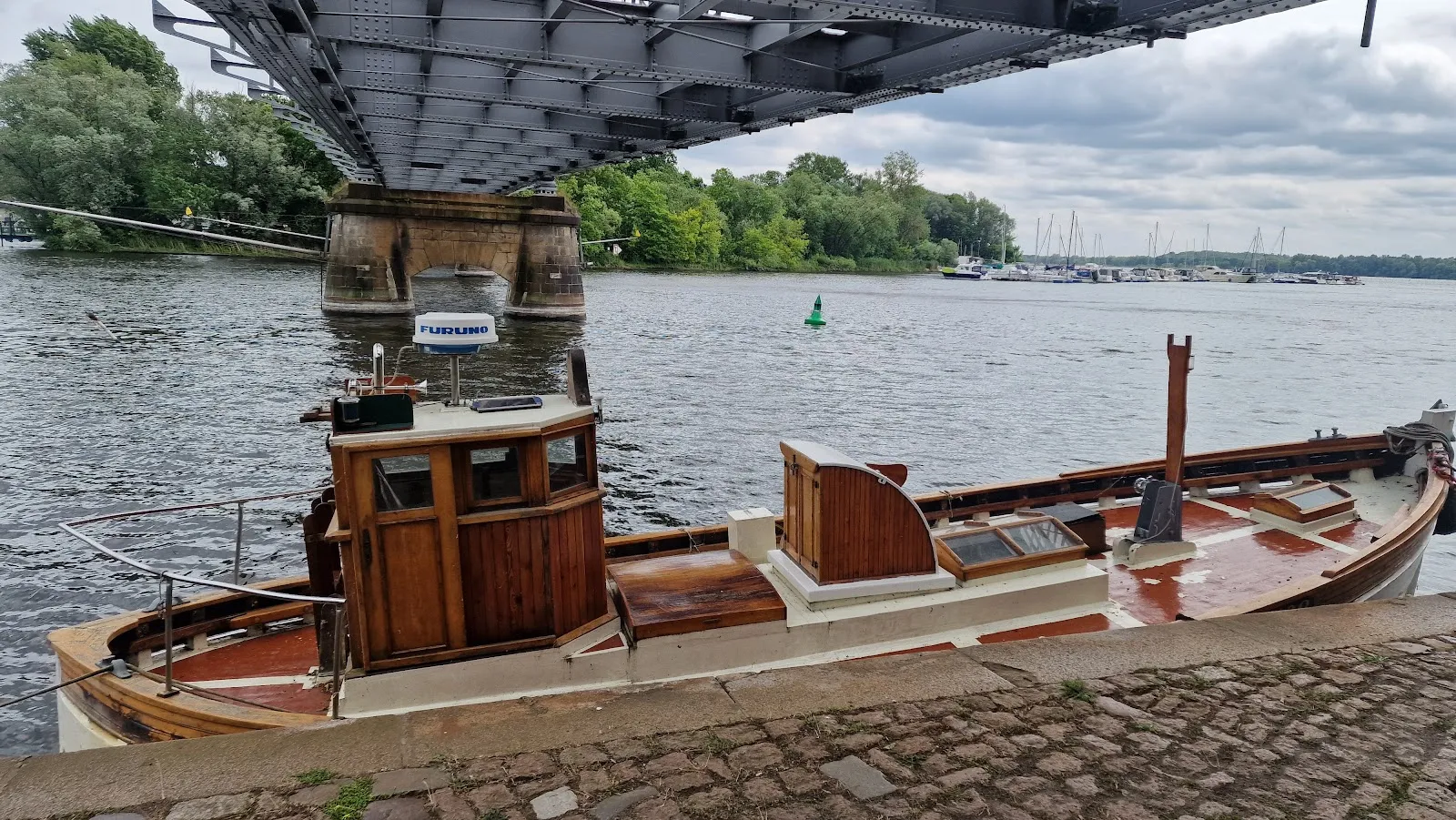 Вид на крепость Фонтаневен Плауэ в Бранденбурге-на-Хафеле