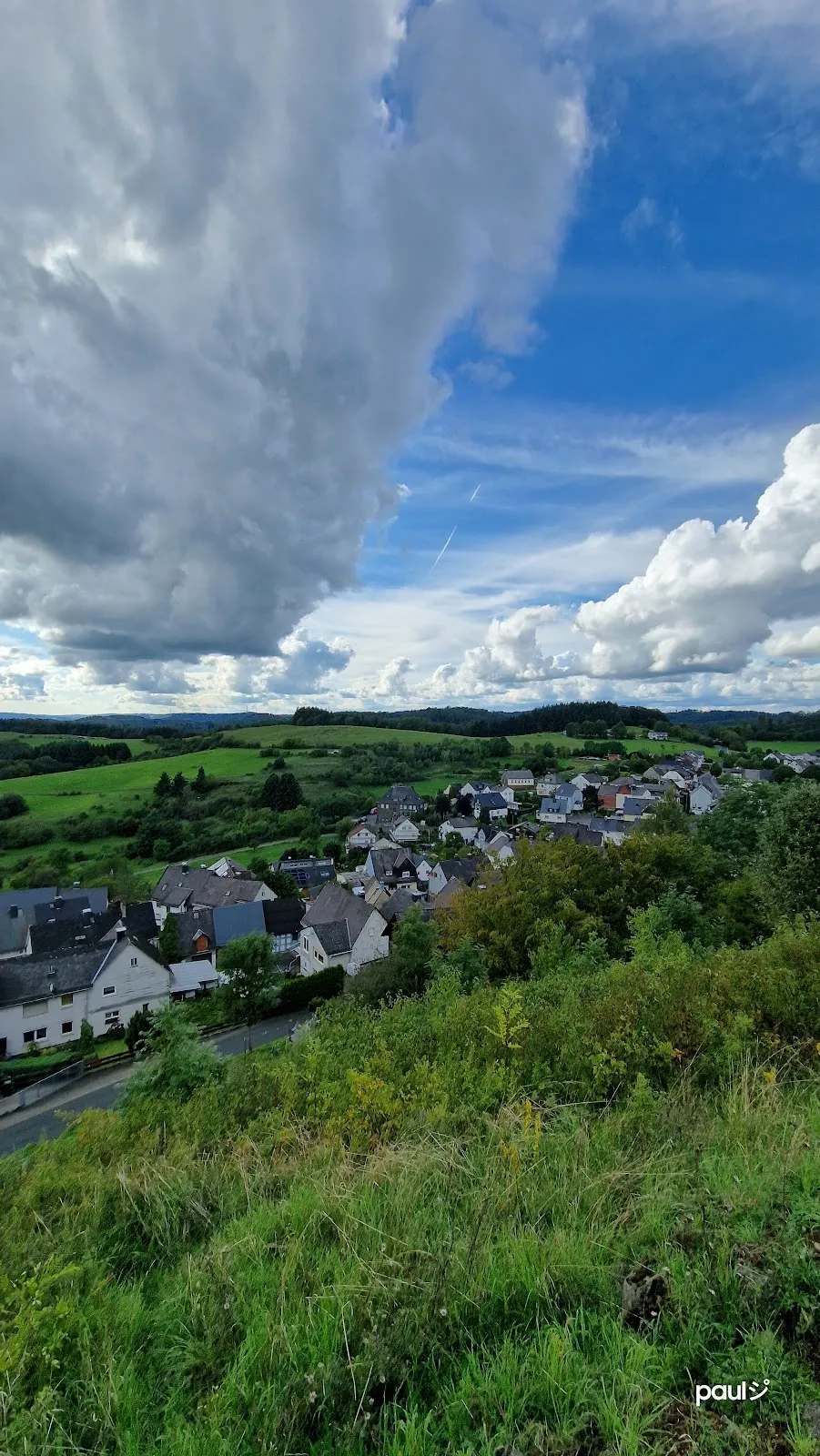 Вид на замок Трингенштайн с окружающей местностью
