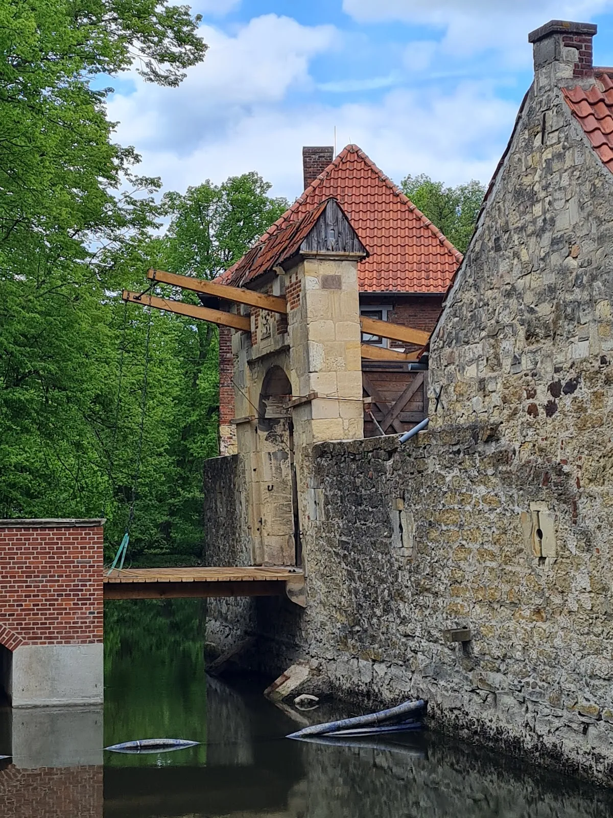 Вид на Замок Вишеринг в Германии