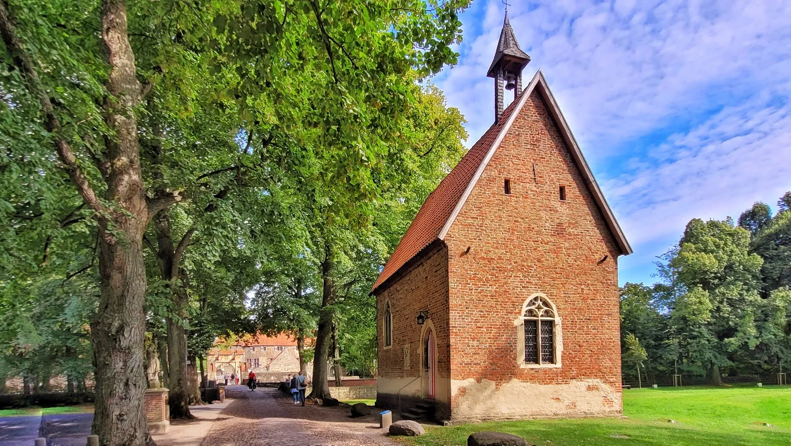 Вид на Замок Вишеринг в Германии