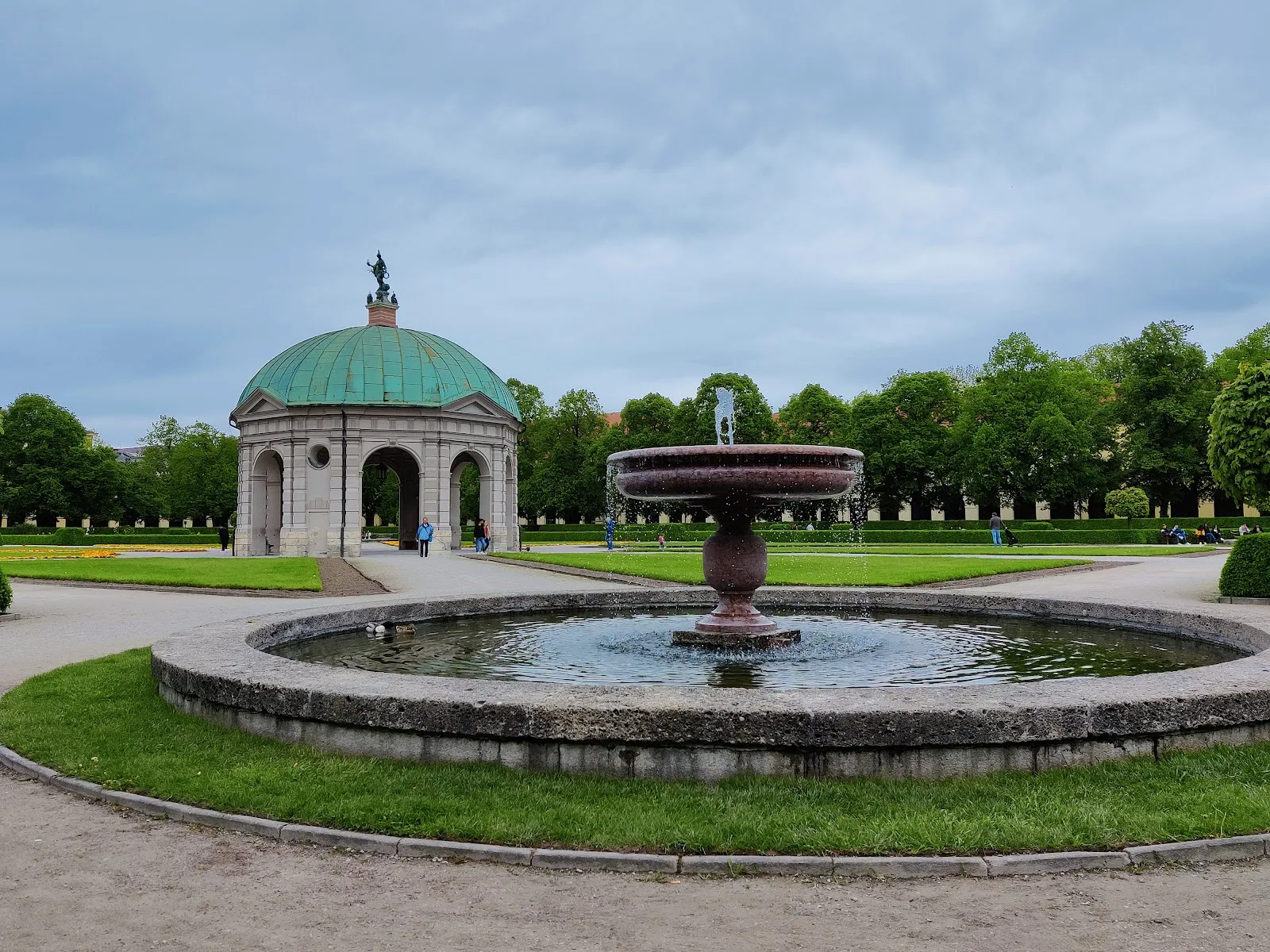 Внешний вид замка Зурен в Мюнхене